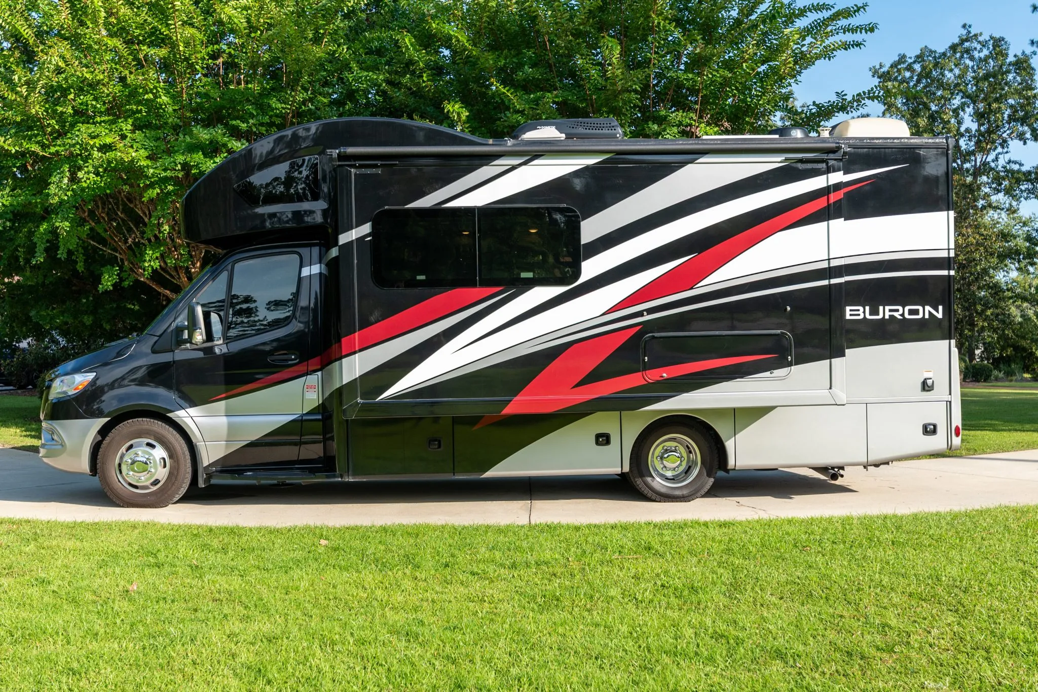 2023 Thor Motor Coach Thor Motor Coach Tiburon 24FB