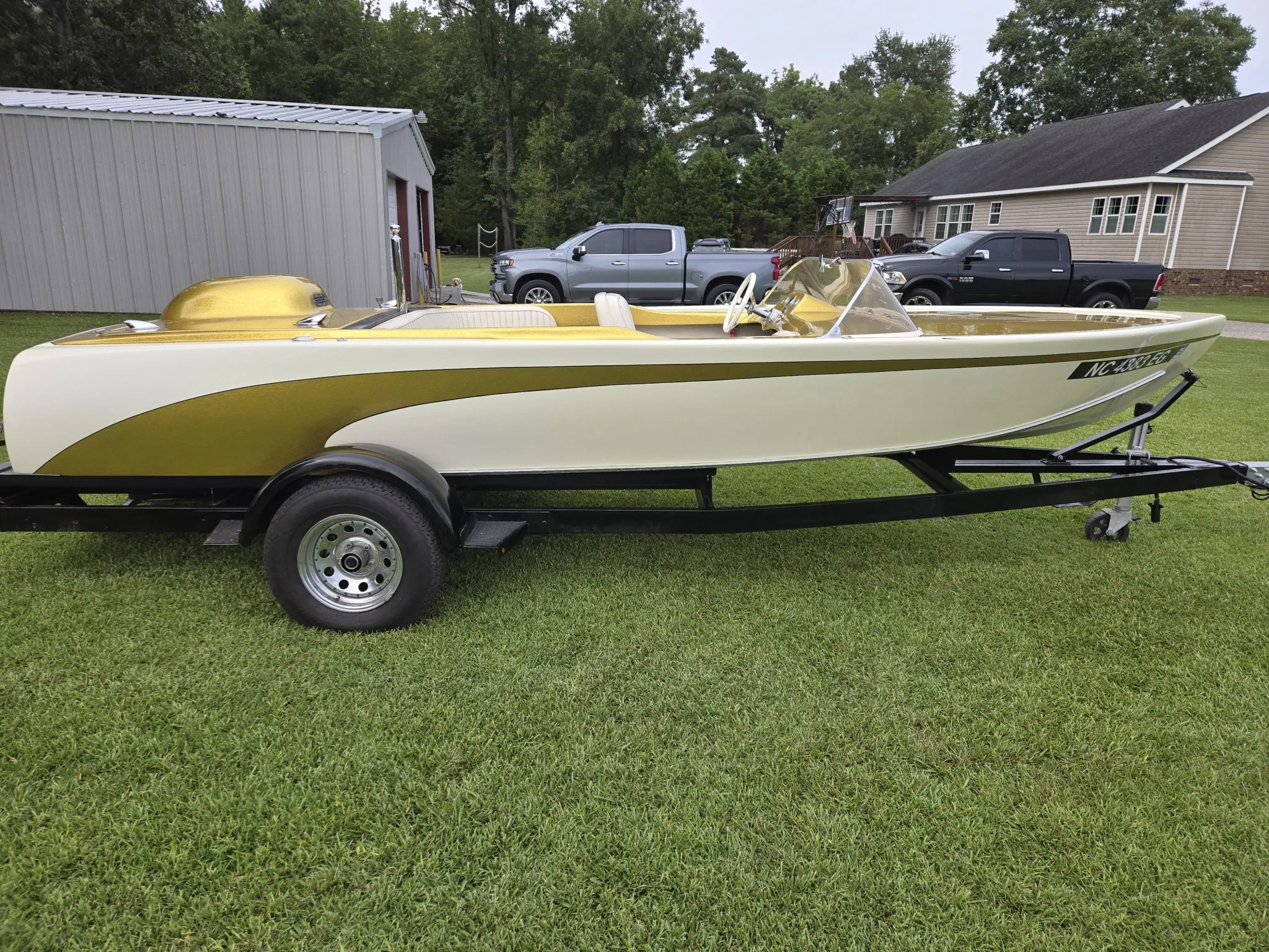 1966 18′ Rayson-Craft V-Drive G-Hull